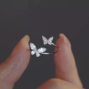 ANEL PRATA DE STRASS E DECORAÇÃO BORBOLETA
