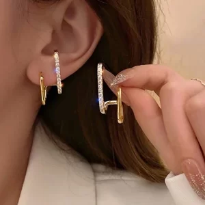 BRINCO COM DECORAÇÃO DE STRASS – DOURADO